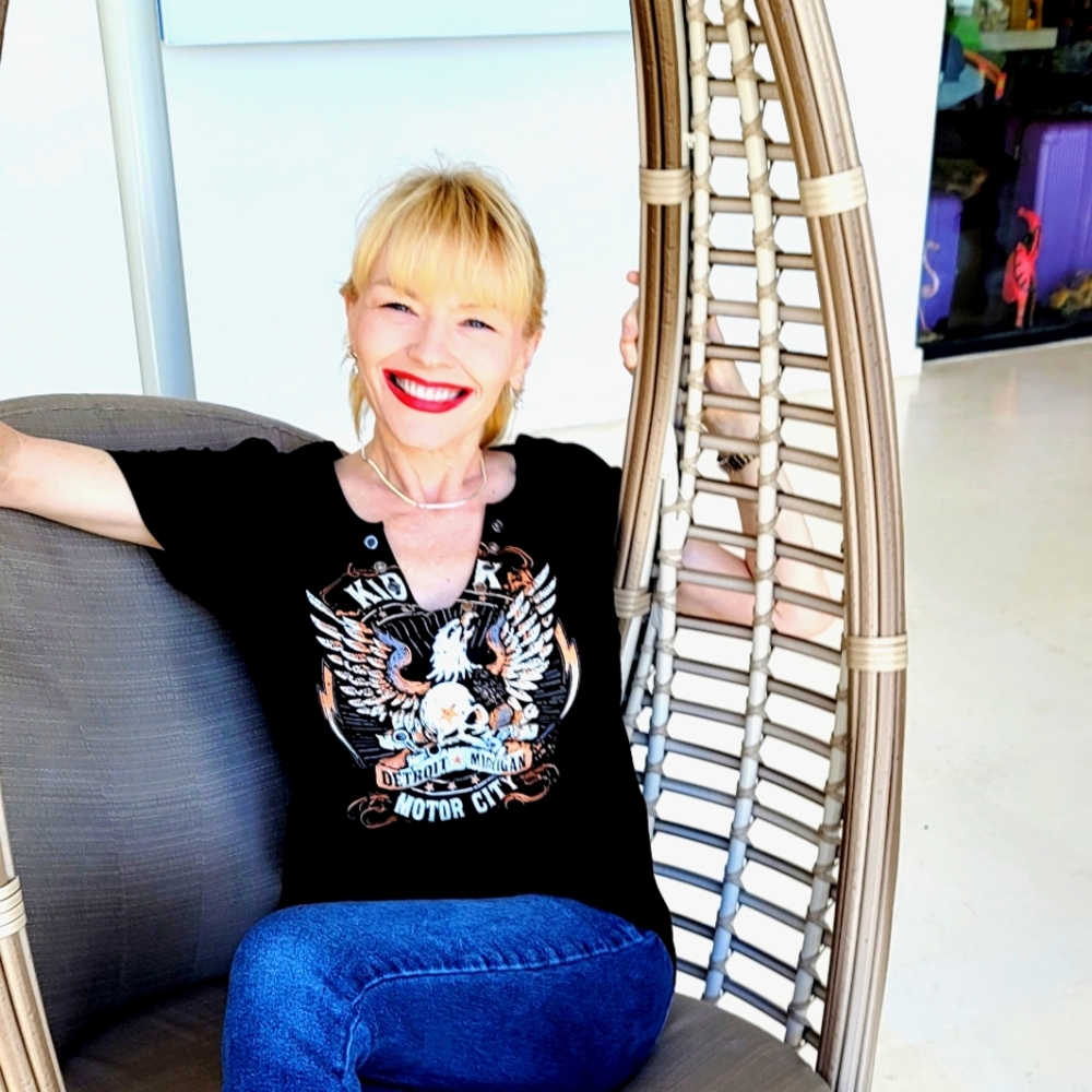 Meet your Posher, Angela